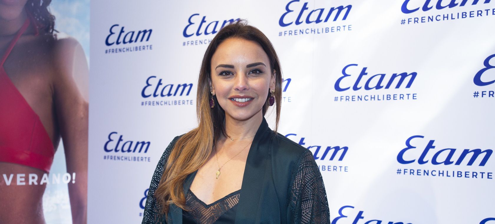 Chenoa enternece las redes con su foto junto a dos adorables perros Chenoa enternece las redes con su foto junto a dos adorables perros