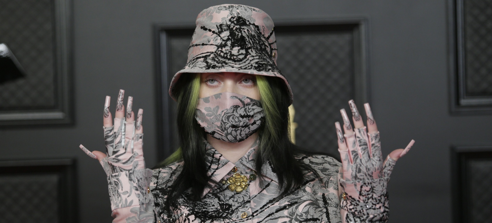 Billie Eilish también triunfa en el baño Billie Eilish también triunfa en el baño