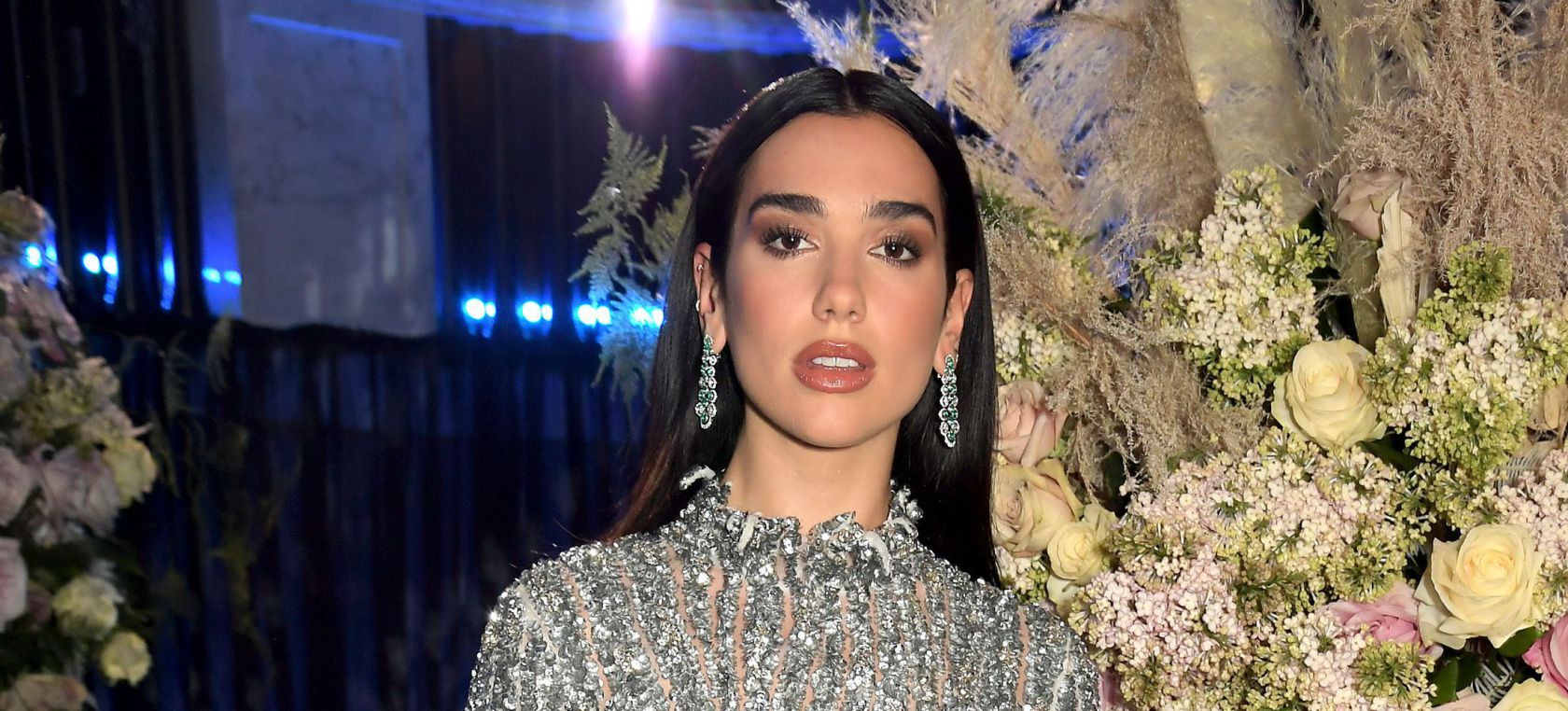 Dua Lipa pone de moda el crochet en bikinis con un diseño de fantasía Dua Lipa pone de moda el crochet en bikinis con un diseño de fantasía
