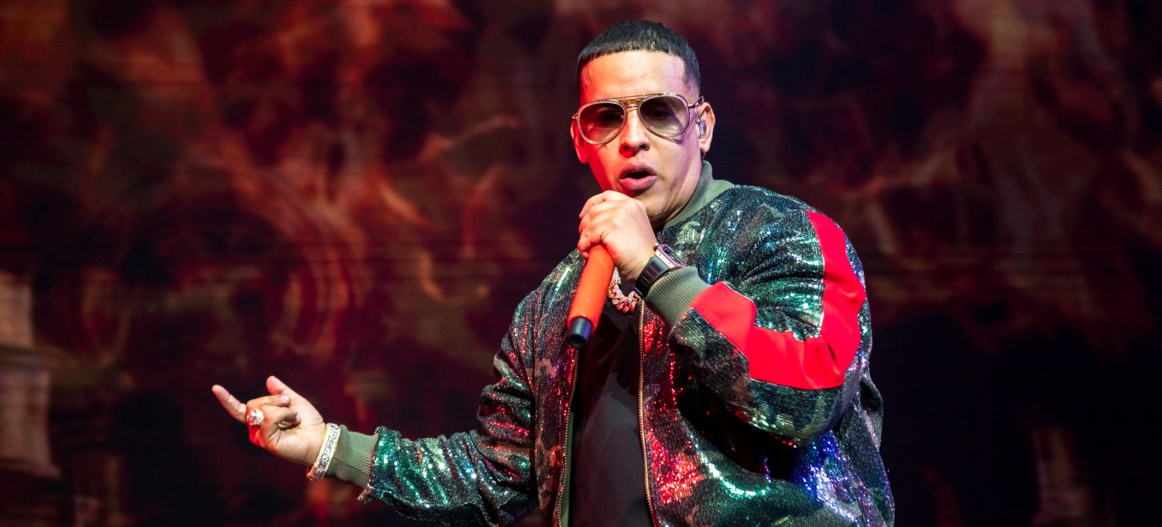 Daddy Yankee reta a sus seguidores a adivinar el estilo de su nueva canción Daddy Yankee reta a sus seguidores a adivinar el estilo de su nueva canción