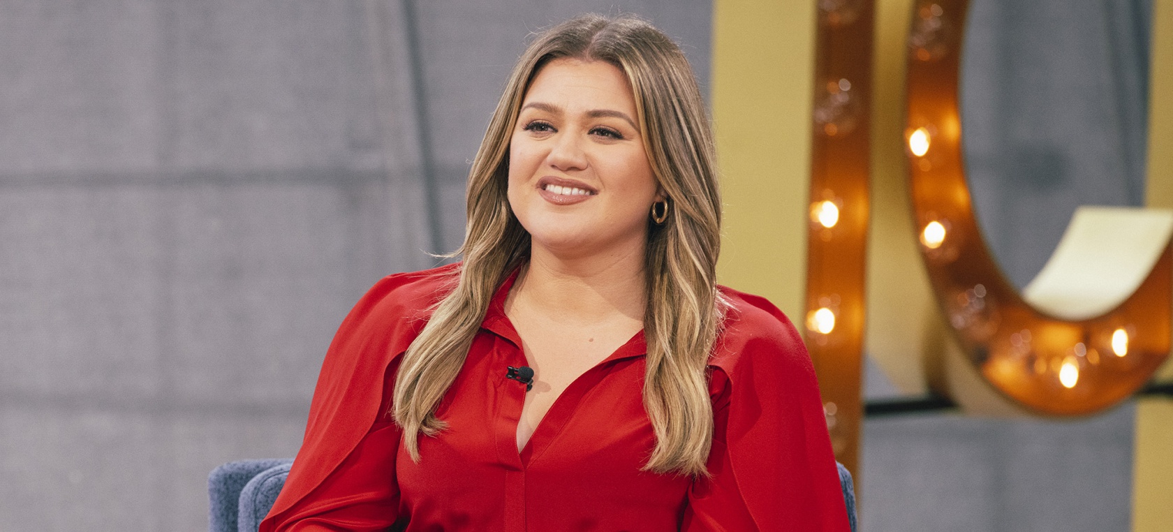 Kelly Clarkson anuncia su álbum de Navidad, que incluye una colaboración con Ariana Grande Kelly Clarkson anuncia su álbum de Navidad, que incluye una colaboración con Ariana Grande