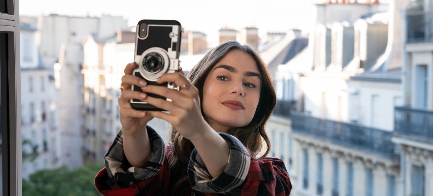 Netflix fija la fecha de la segunda temporada de ‘Emily in Paris’ con un prometedor avance Netflix fija la fecha de la segunda temporada de ‘Emily in Paris’ con un prometedor avance