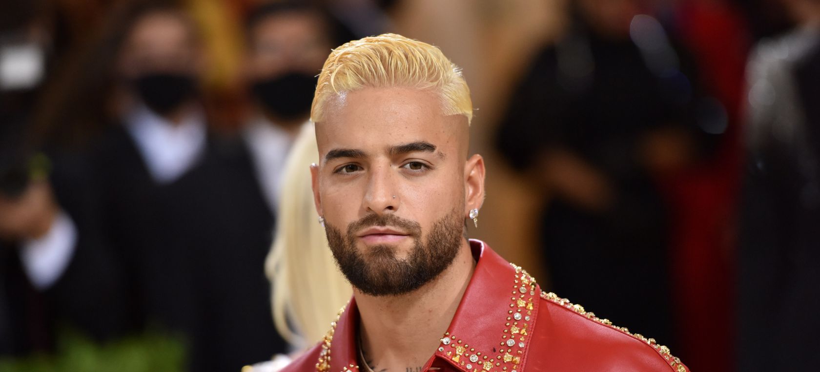 El manotazo de Maluma a un fan que ha dividido a sus fans El manotazo de Maluma a un fan que ha dividido a sus fans