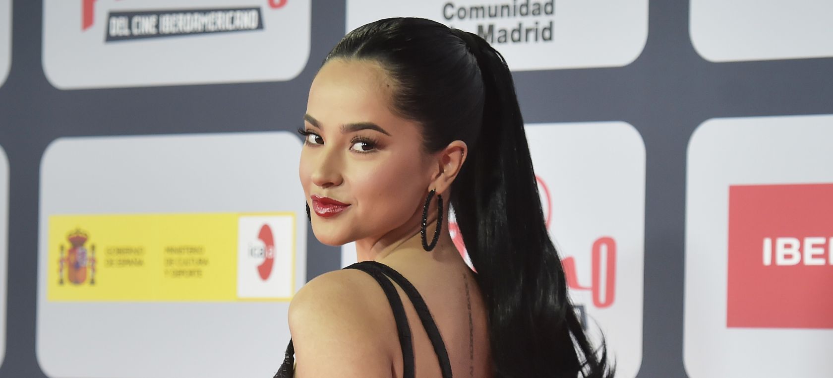 Becky G reflexiona sobre la letra ‘Mayores’ cuatro años después de su lanzamiento Becky G reflexiona sobre la letra ‘Mayores’ cuatro años después de su lanzamiento
