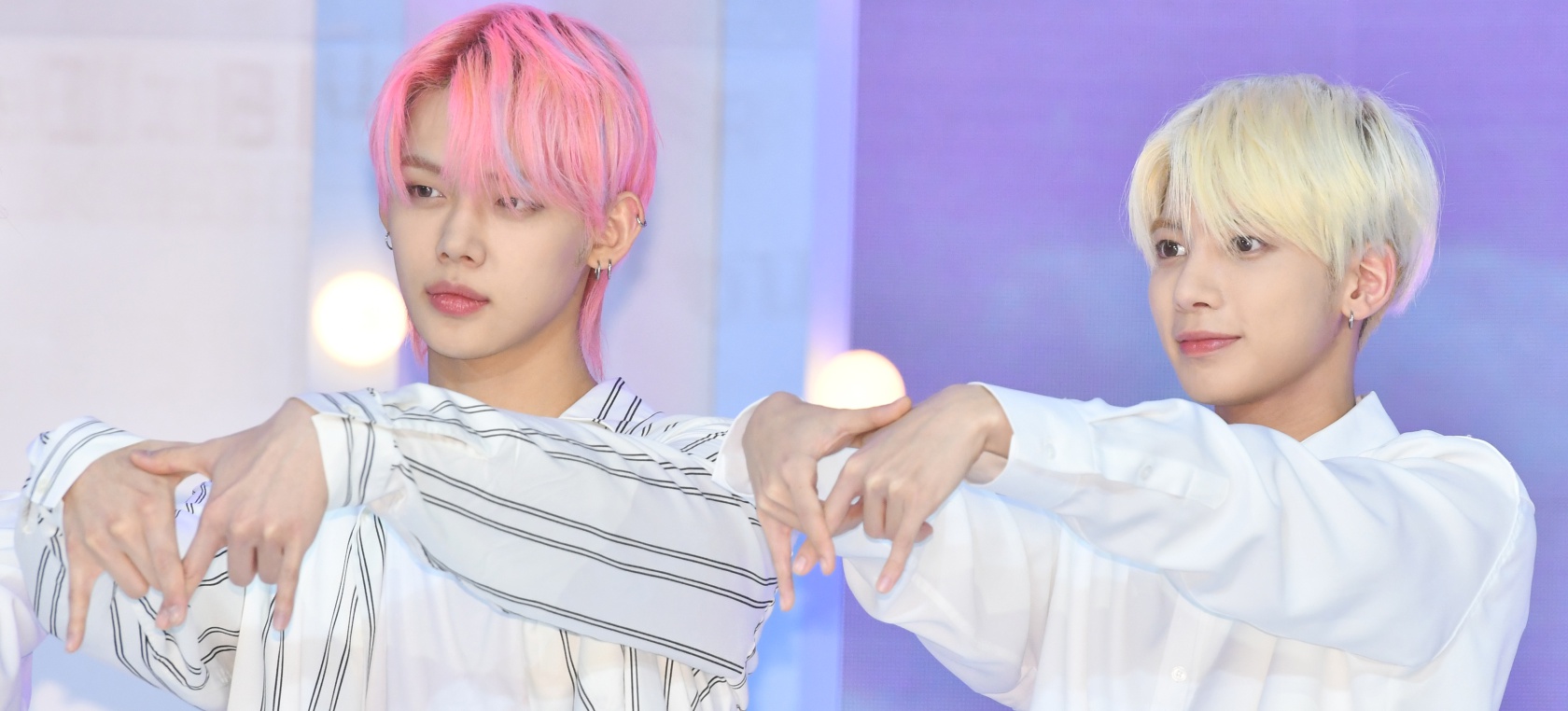 Dos integrantes de TXT triunfan con su cover de ‘Stay’, el hut de The Kid LAROI y Justin Bieber Dos integrantes de TXT triunfan con su cover de ‘Stay’, el hut de The Kid LAROI y Justin Bieber
