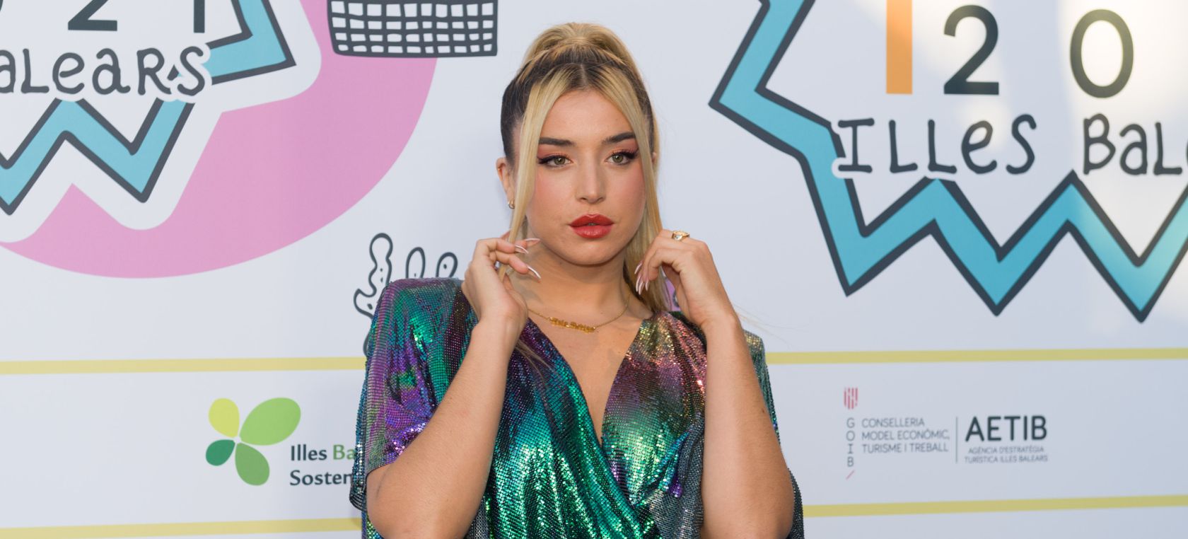 Lola Índigo aterriza en Argentina arropada por sus fans Lola Índigo aterriza en Argentina arropada por sus fans