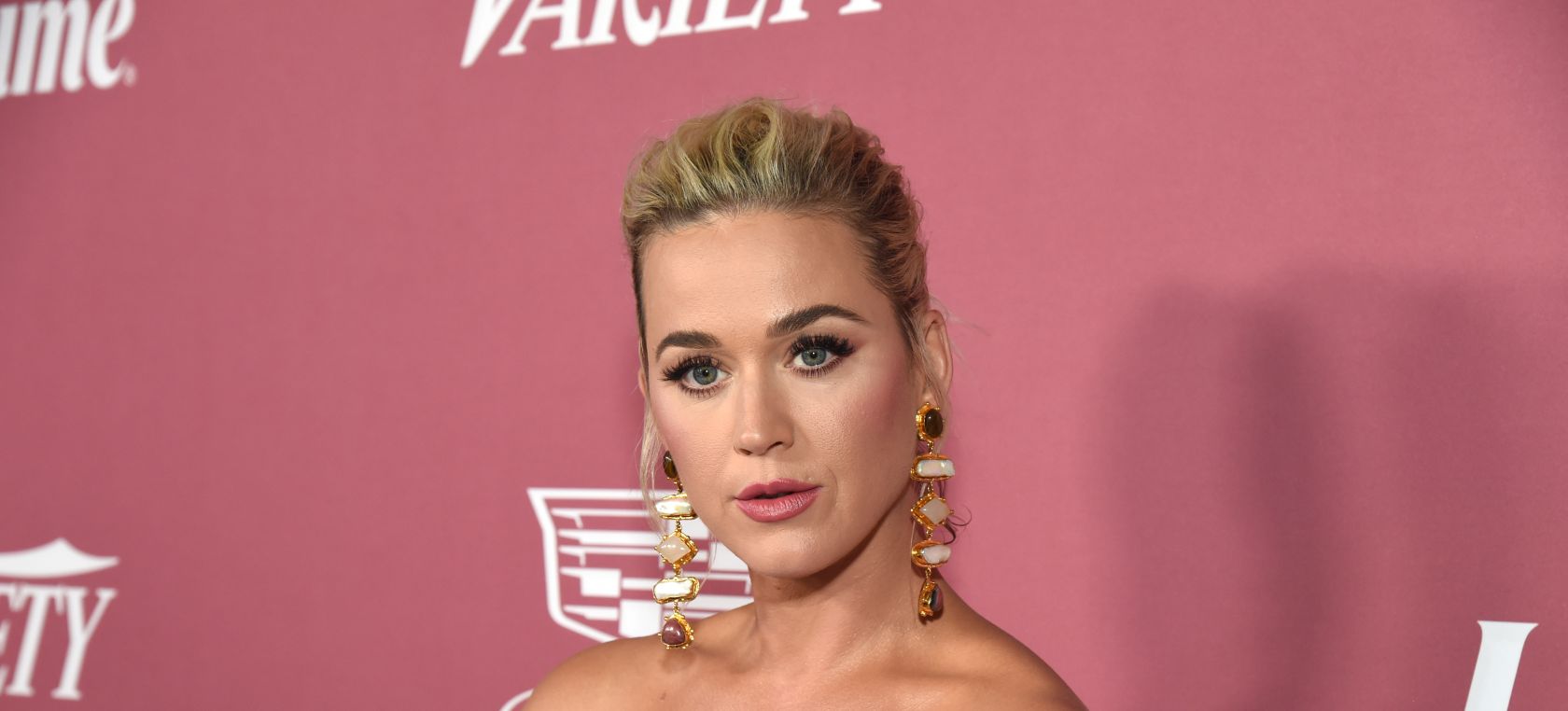 Katy Perry se atreve con una versión acústica de ‘All you need is love’ de los Beatles Katy Perry se atreve con una versión acústica de ‘All you need is love’ de los Beatles