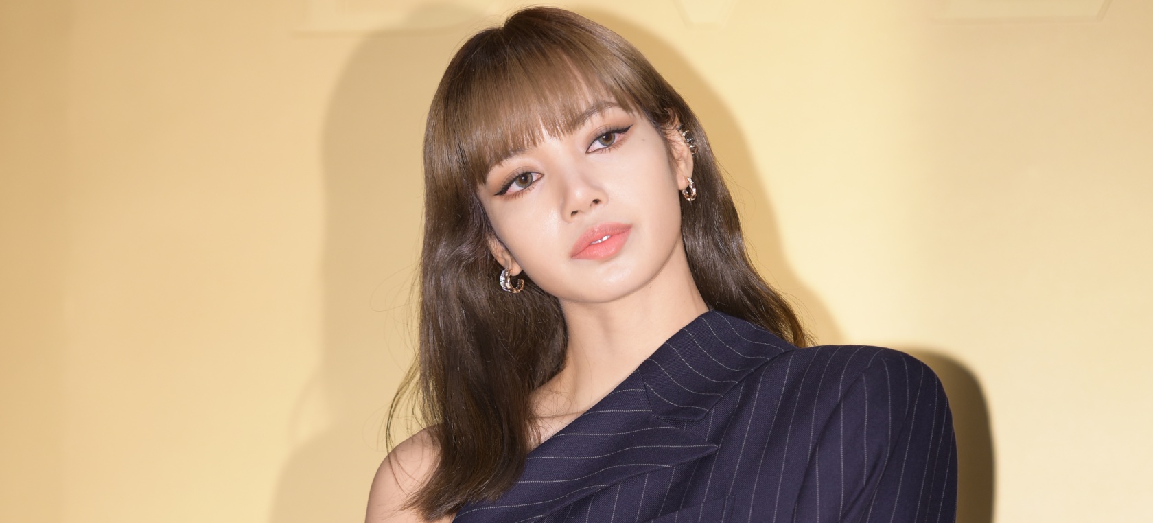 Lisa de BLACKPINK rompe récords con su debut en solitario Lisa de BLACKPINK rompe récords con su debut en solitario