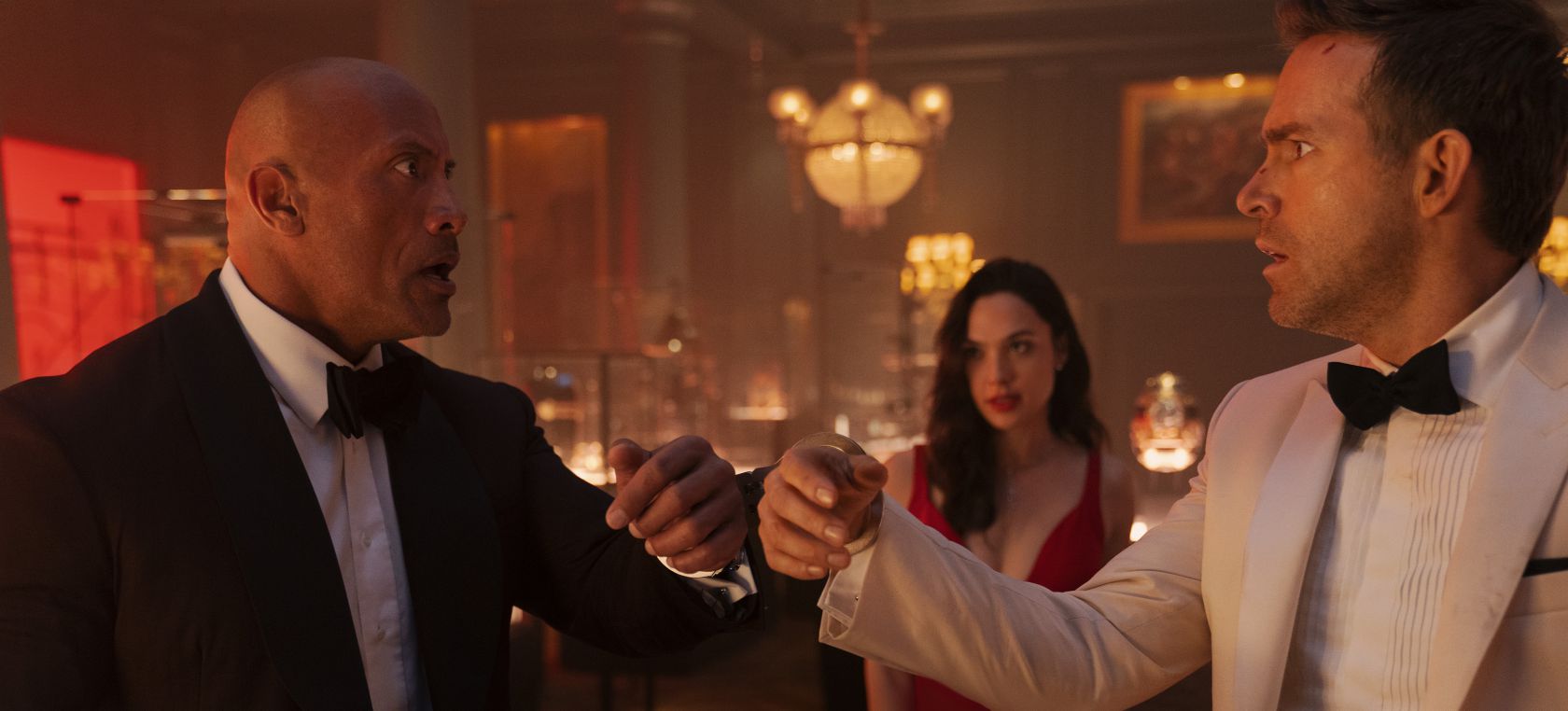 Estrenos de cine: ‘Eternals’, ‘Santos criminales’ y ‘Alerta Roja’ se disputan la cartelera Estrenos de cine: ‘Eternals’, ‘Santos criminales’ y ‘Alerta Roja’ se disputan la cartelera