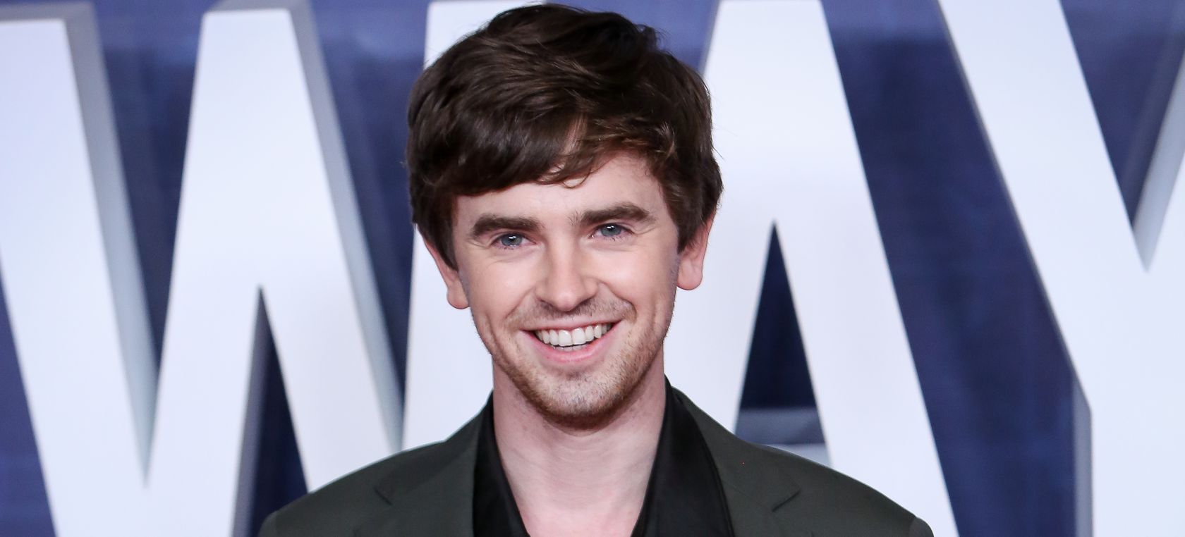 Freddie Highmore, impresionado por las costumbres españolas, el ‘bocata’ y la Cibeles Freddie Highmore, impresionado por las costumbres españolas, el ‘bocata’ y la Cibeles