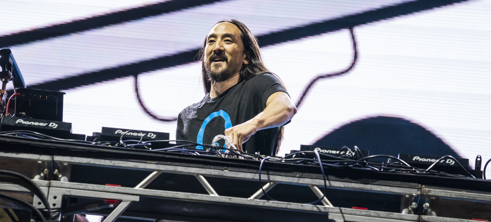 Steve Aoki comparte una foto en el estudio y anuncia su nueva colaboración Steve Aoki comparte una foto en el estudio y anuncia su nueva colaboración