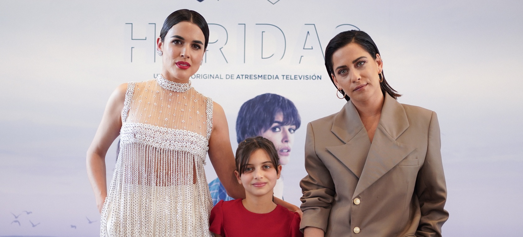 ‘Heridas’, la serie de Antena 3 que busca el éxito de las turcas: “Va a dejar a la audiencia sin aliento” ‘Heridas’, la serie de Antena 3 que busca el éxito de las turcas: “Va a dejar a la audiencia sin aliento”