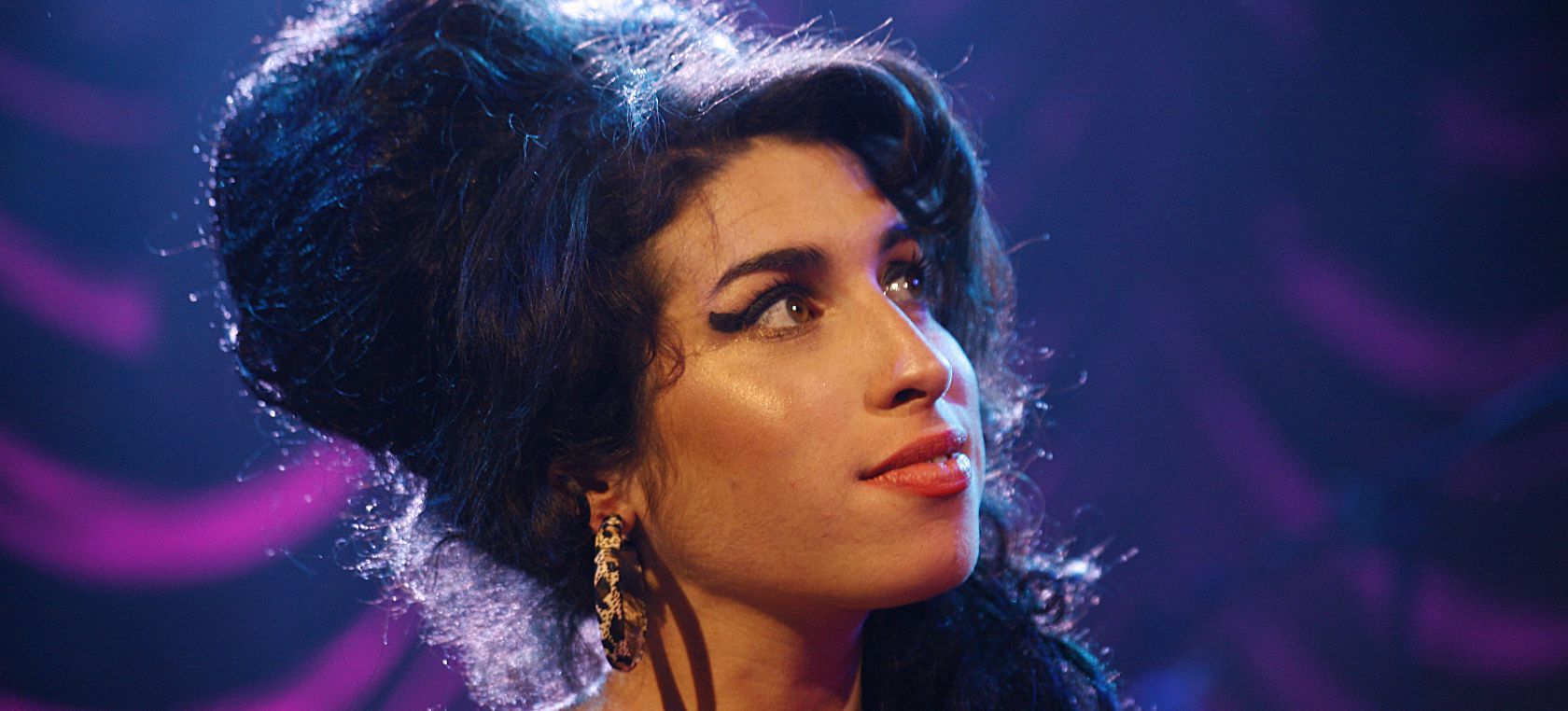 Amy Winehouse y su moño ‘colmena’: “Cuanto más insegura me siento, mucho más grande tiene que ser” Amy Winehouse y su moño ‘colmena’: “Cuanto más insegura me siento, mucho más grande tiene que ser”