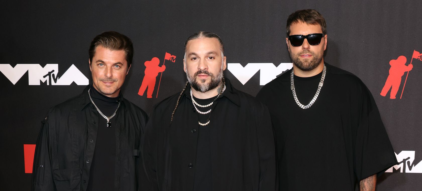 Swedish House Mafia comparte su directo de 'Heaven Takes You Home' desde Coachella Swedish House Mafia comparte su directo de 'Heaven Takes You Home' desde Coachella