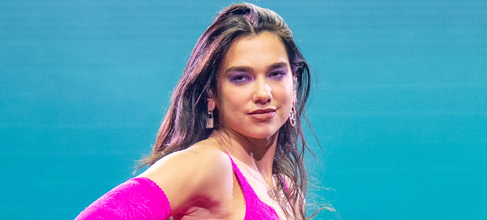 Dua Lipa comparte unas fotos de pequeña y demuestra que lo de ser modelo ya lo llevaba en la sangre Dua Lipa comparte unas fotos de pequeña y demuestra que lo de ser modelo ya lo llevaba en la sangre