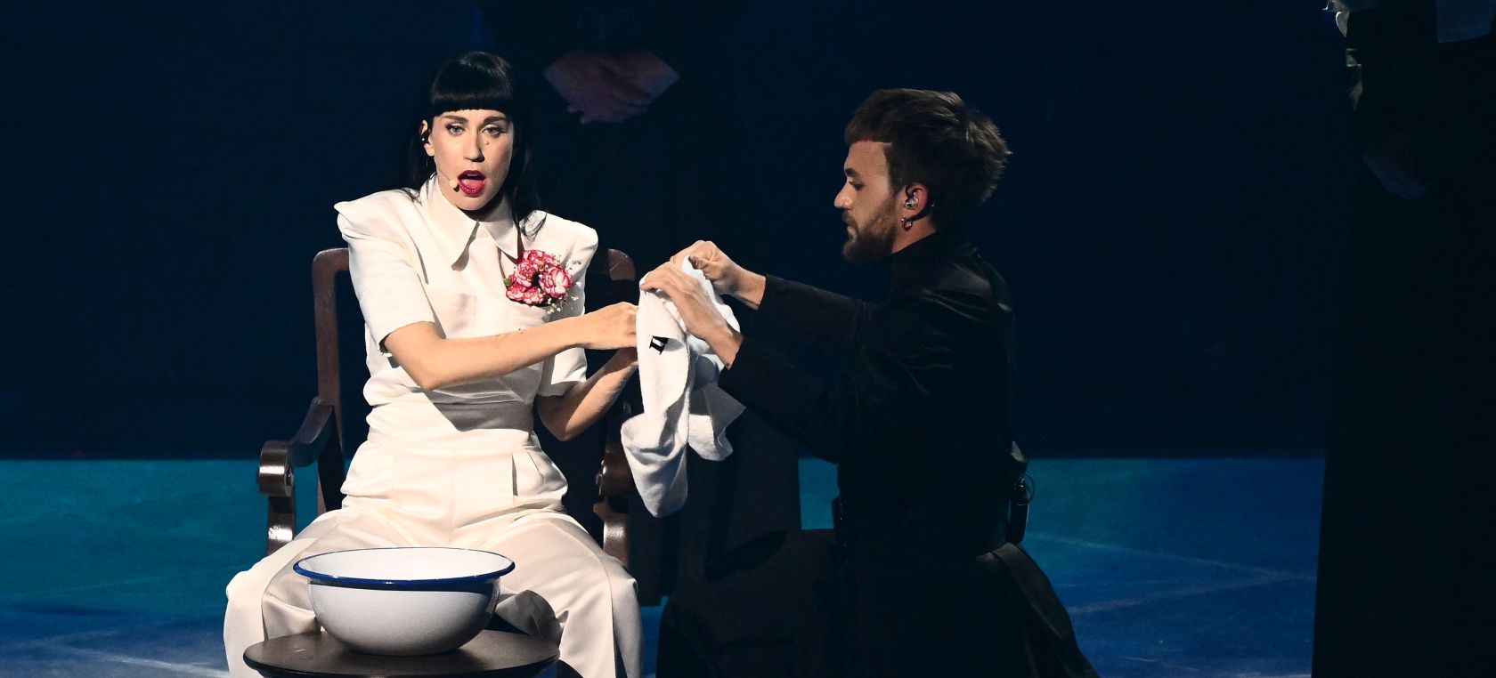 Lavarse las manos y las demás locuras que ha hecho Serbia en su actuación de Eurovisión 2022 Lavarse las manos y las demás locuras que ha hecho Serbia en su actuación de Eurovisión 2022