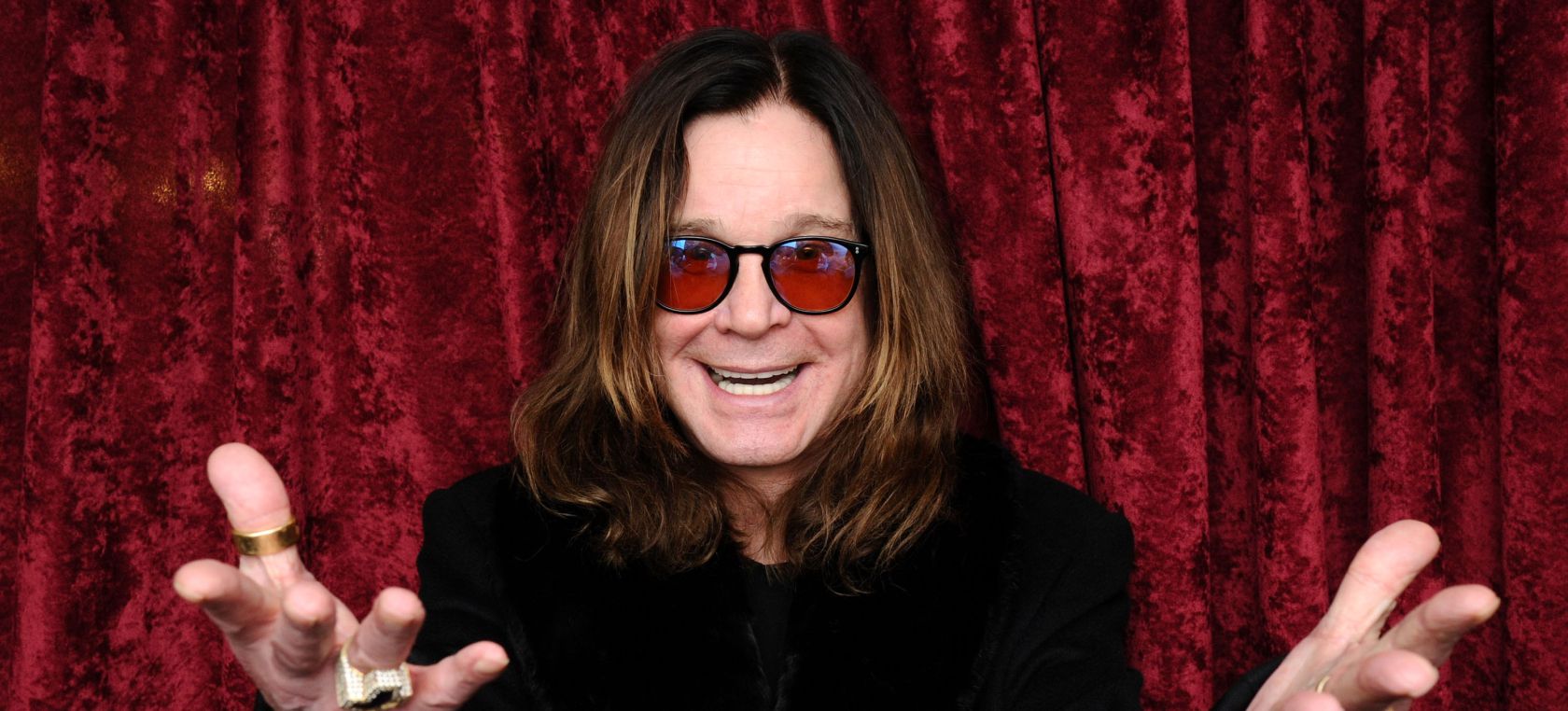 Ozzy Osbourne se someterá a una operación de cuello: Ozzy Osbourne se someterá a una operación de cuello: