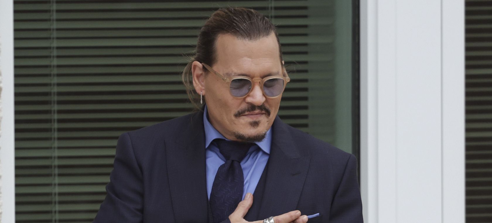 Johnny Depp da un concierto sorpresa después del juicio y a pesar de no saber el veredicto final Johnny Depp da un concierto sorpresa después del juicio y a pesar de no saber el veredicto final