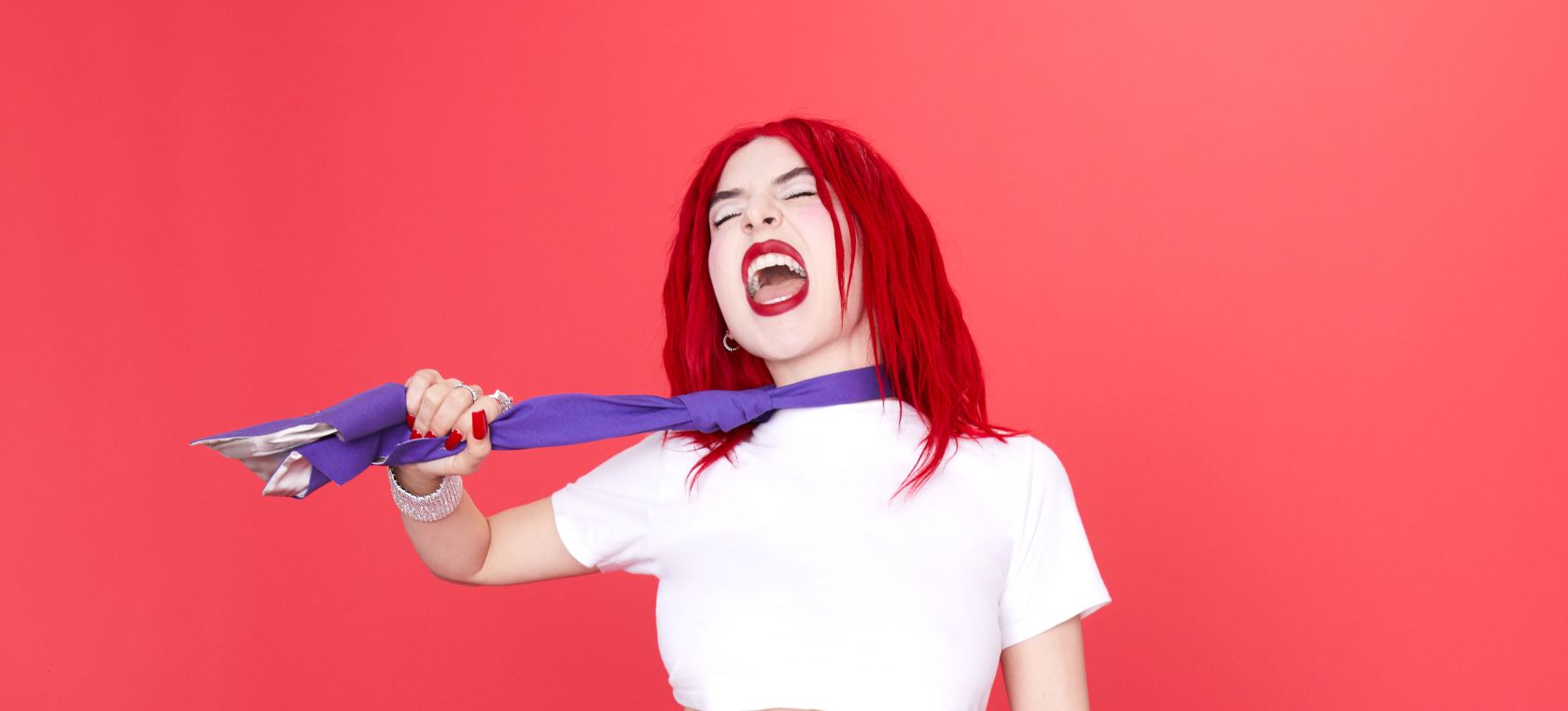Ava Max se cubre de diamantes para anunciar su nuevo disco Ava Max se cubre de diamantes para anunciar su nuevo disco