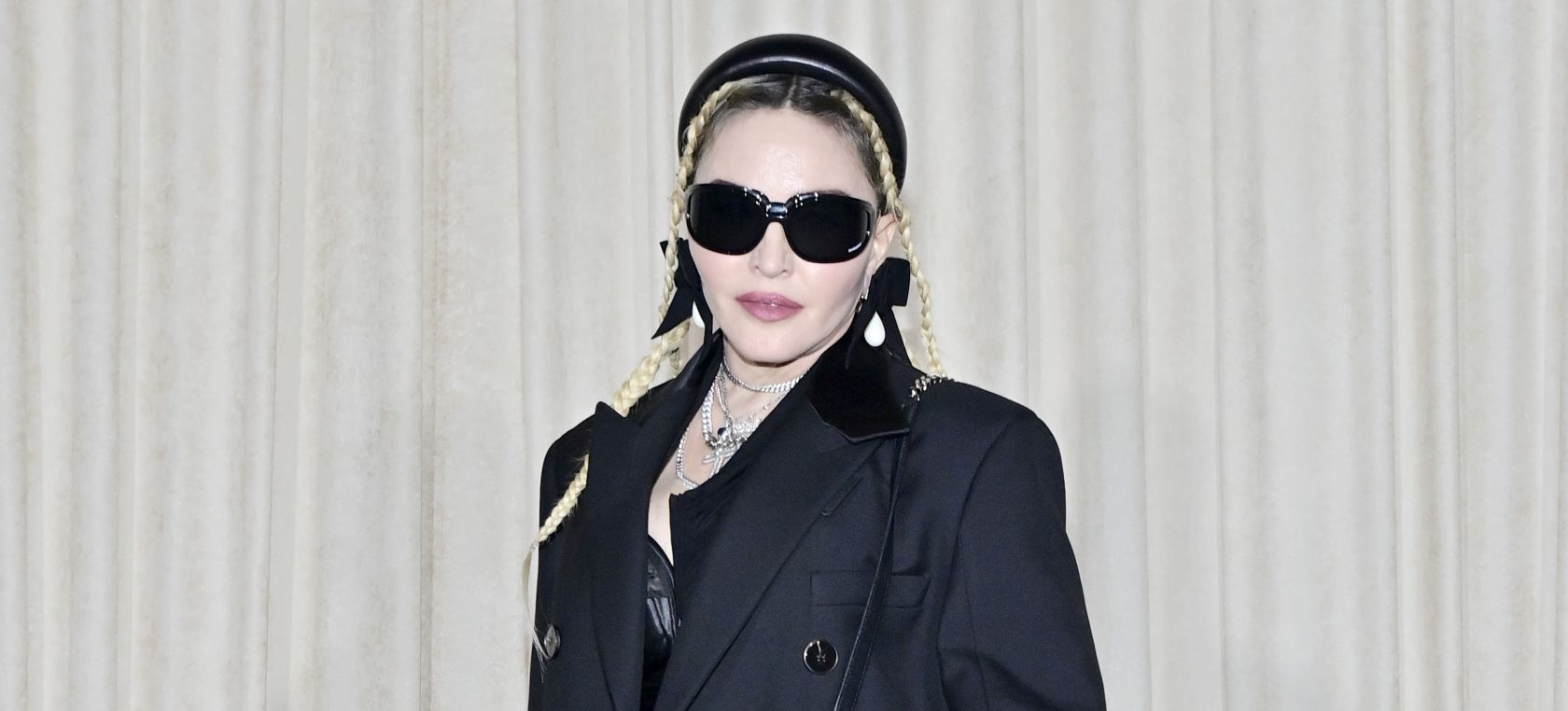 La noche que Madonna se escapó con su novia para ver a David Bowie: La noche que Madonna se escapó con su novia para ver a David Bowie:
