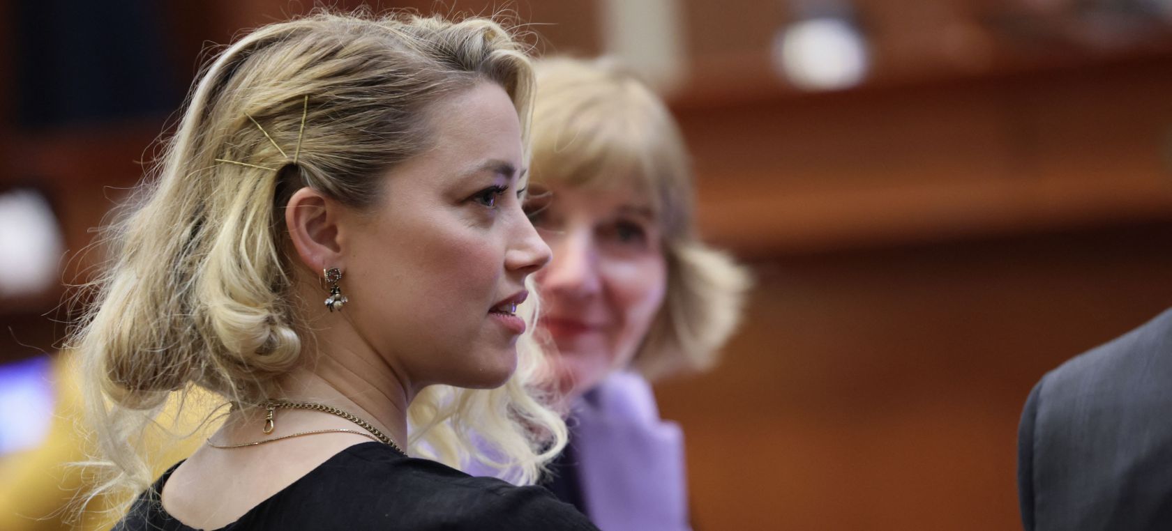 Los abogados de Amber Heard piden la anulación del juicio de Johnny Depp después de encontrar irregularidades Los abogados de Amber Heard piden la anulación del juicio de Johnny Depp después de encontrar irregularidades