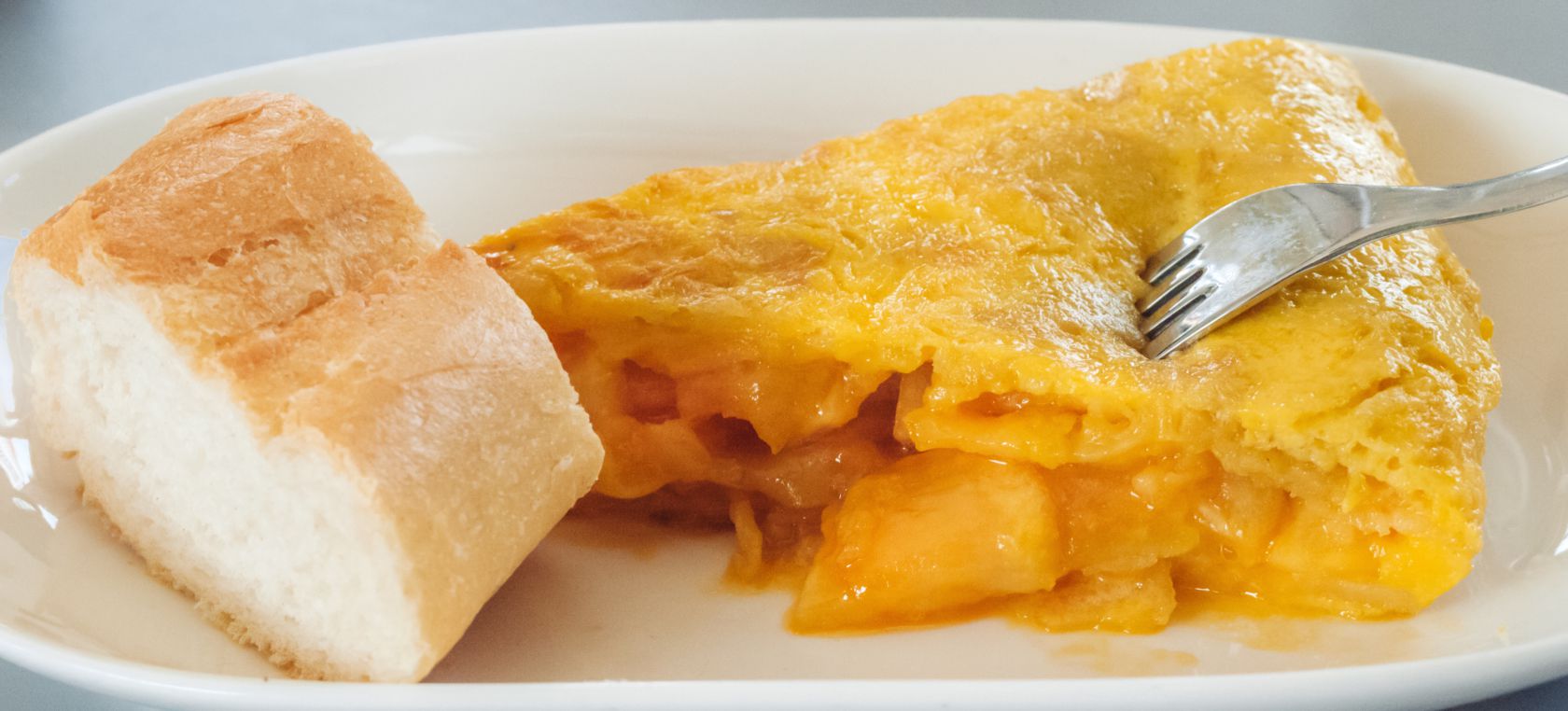 Las mejores tortillas de patatas de España se comen en una cafetería de Logroño y un mesón de Betanzos Las mejores tortillas de patatas de España se comen en una cafetería de Logroño y un mesón de Betanzos