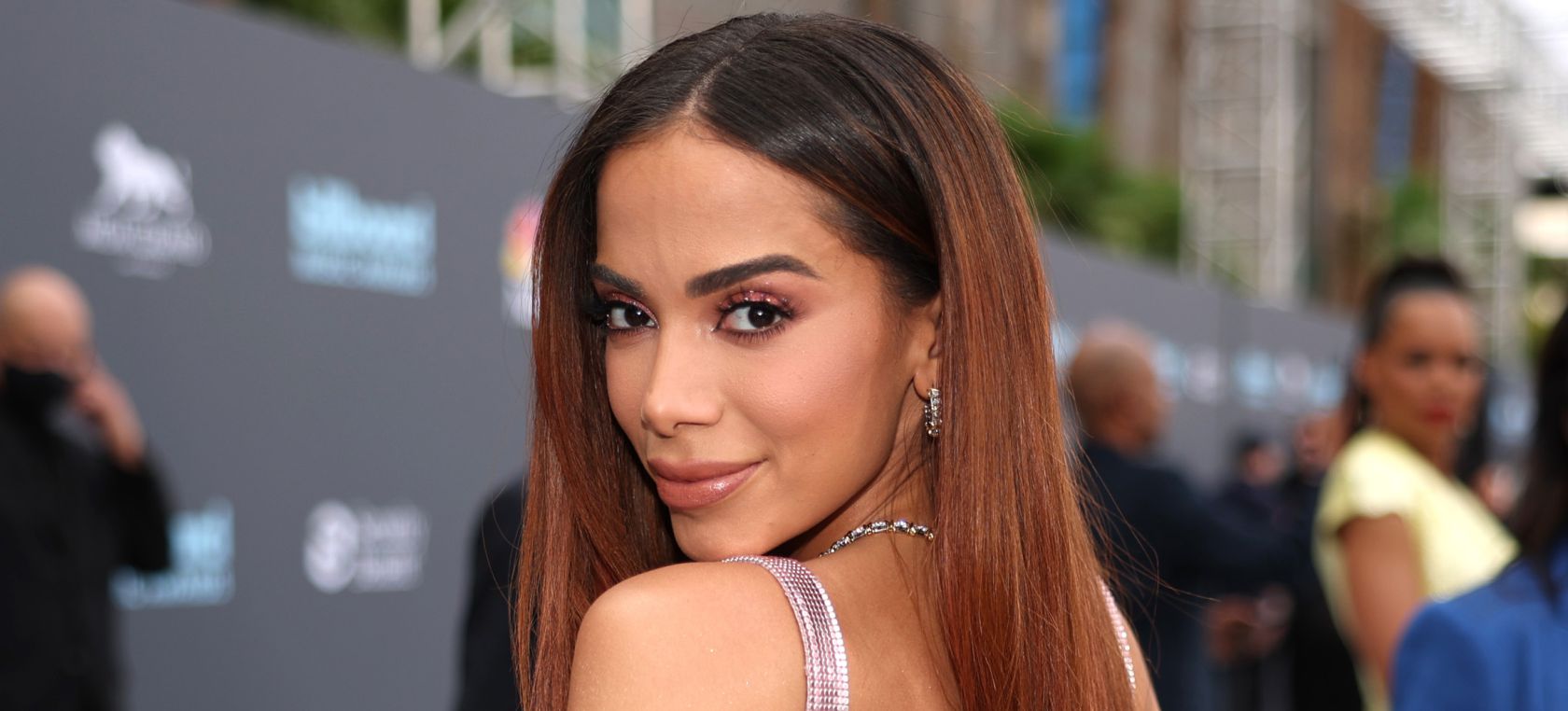 Laura Pausini, Anitta, Luis Fonsi y Thalía serán los presentadores de los Latin Grammy 2022 Laura Pausini, Anitta, Luis Fonsi y Thalía serán los presentadores de los Latin Grammy 2022