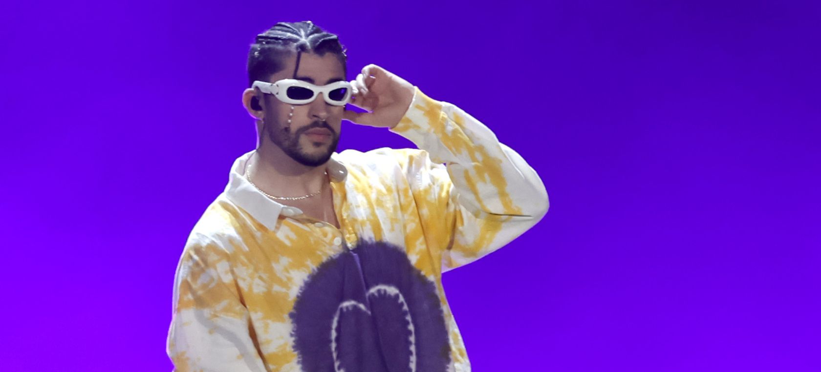 Bad Bunny enumera sus fuentes de inspiración en su agradecimiento a los Grammy Latinos Bad Bunny enumera sus fuentes de inspiración en su agradecimiento a los Grammy Latinos