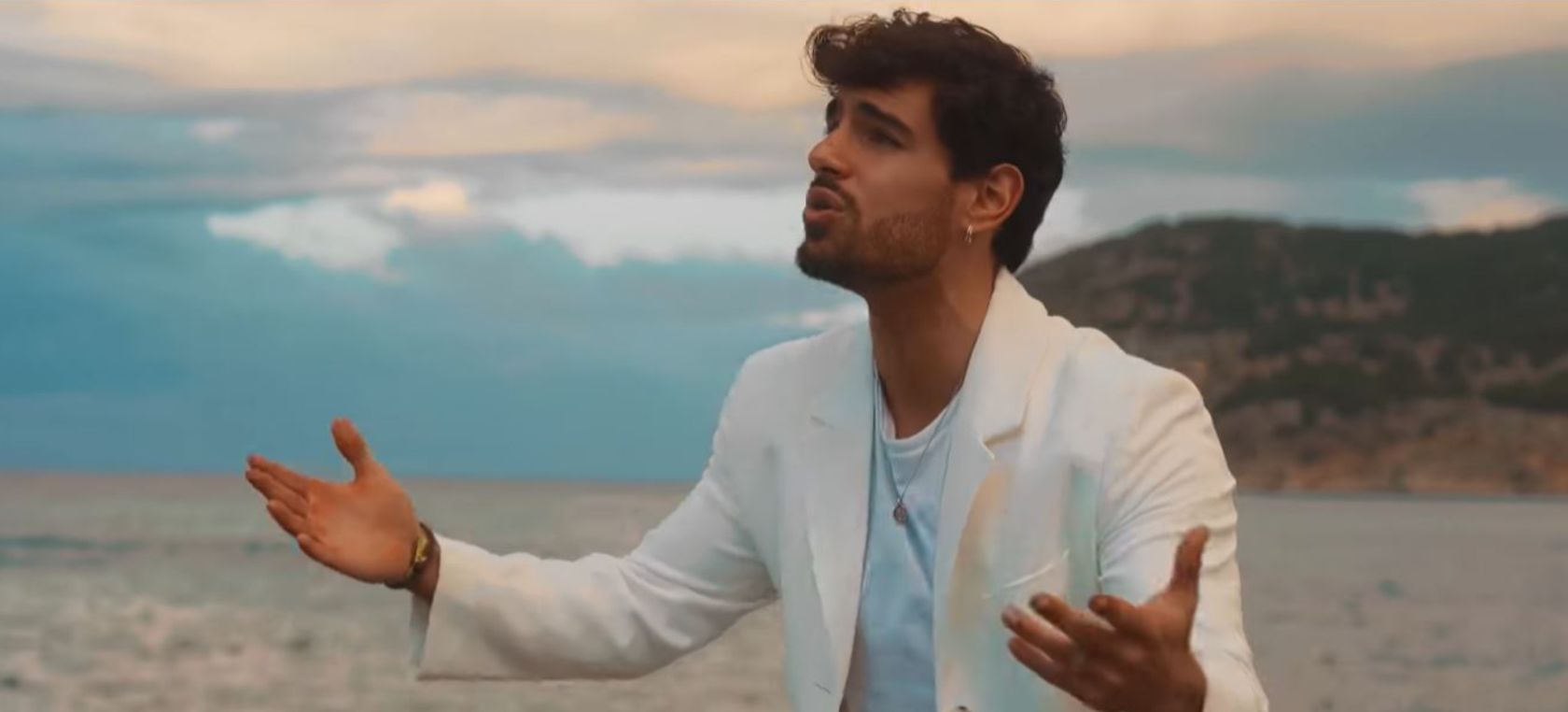 El videoclip de 'Tentadora', la canción de Andreu, nos deja una gran ausencia El videoclip de 'Tentadora', la canción de Andreu, nos deja una gran ausencia