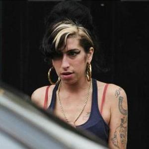 Amy Winehouse ejerce de 'hada madrina' | Actualidad | LOS40