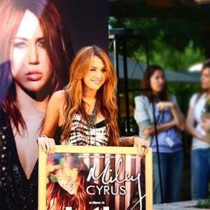 Miley Cyrus podría protagonizar la precuela de Sexo en Nueva York