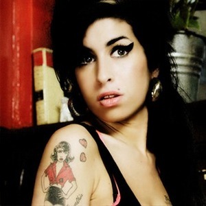 Las primeras canciones de Amy Winehouse, encontradas en la basura