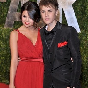 Selena Gomez, zurrada por las fans celosas de Bieber