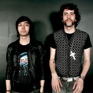 Justice vuelve a liarla con su nuevo videoclip: New lands