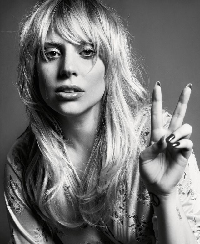 Lady Gaga emociona con su canción sobre abusos sexuales