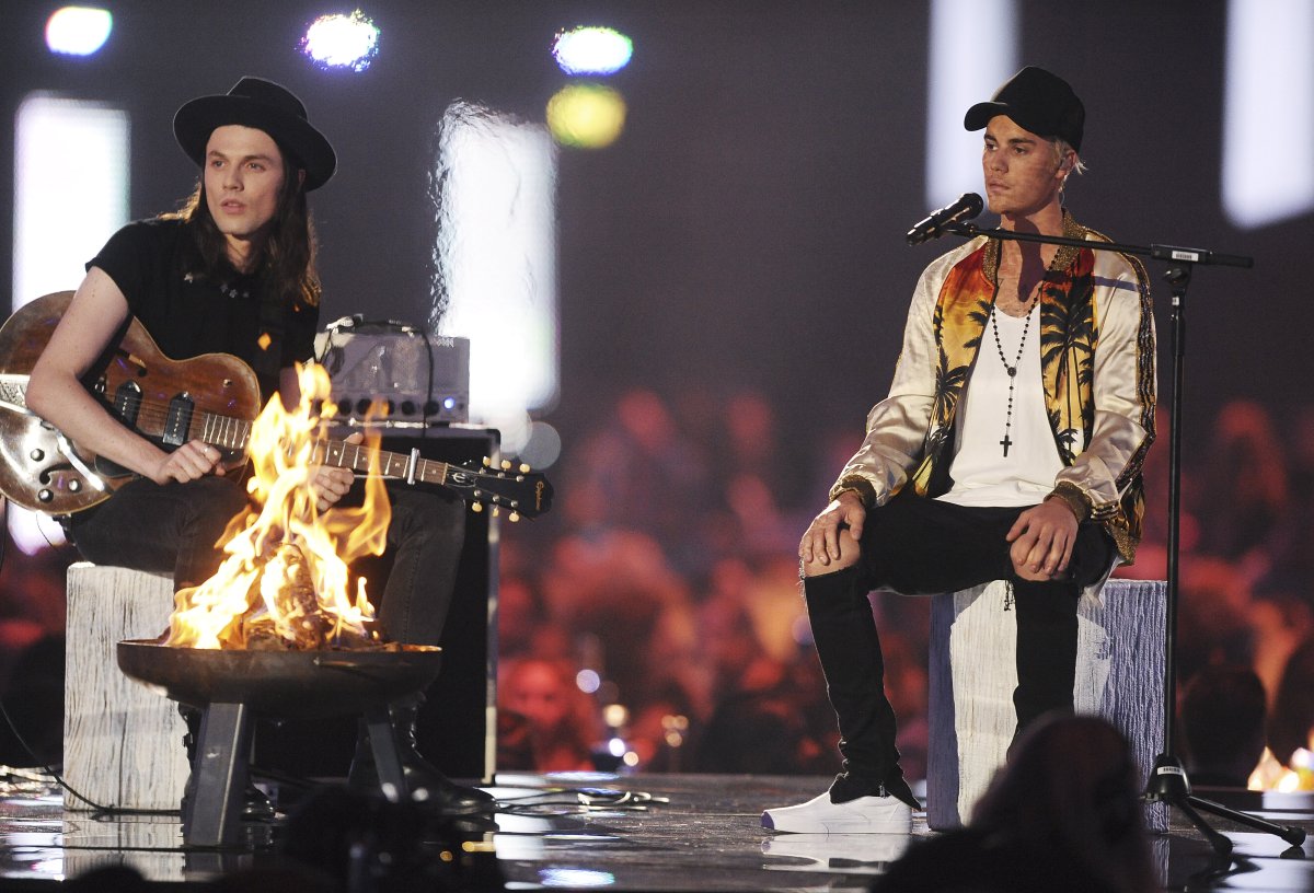 28 imágenes de los Brit Awards que merecen un comentario