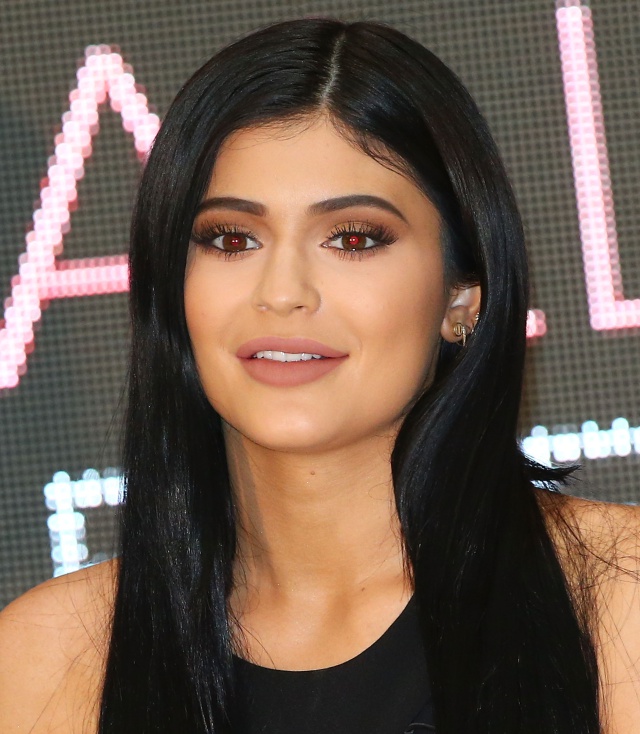 El cirujano de Kylie Jenner confiesa todos los retoques a los que la ha sometido