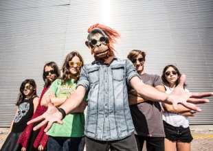 Furious Monkey House, Jason Derülo y Sidonie te piden tu ayuda
