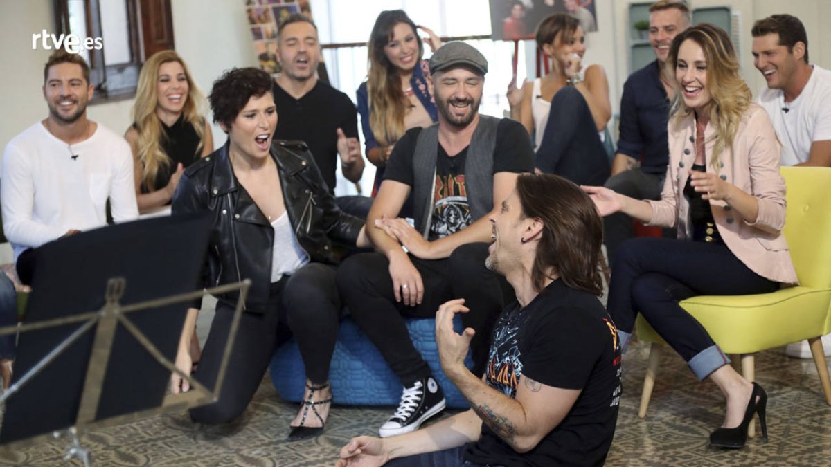El abrazo entre Chenoa y Bisbal (y otras fotos del reencuentro de Operación Triunfo)