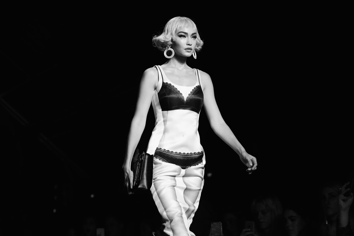 Moschino la vuelve a liar en la Semana de la Moda de Milán