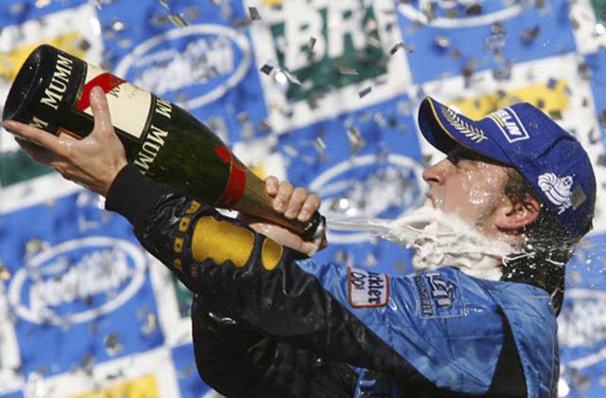 Fernando Alonso celebrando la victoria