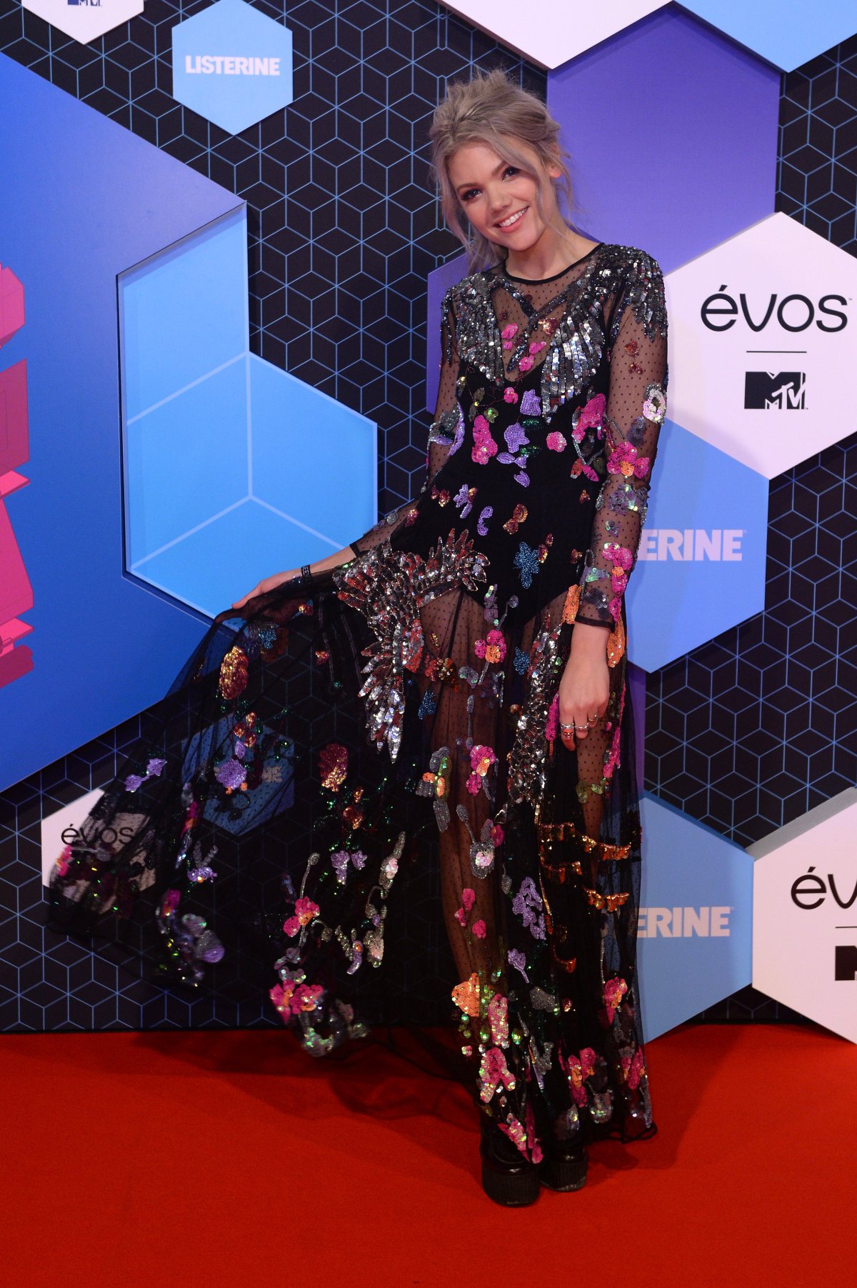Nos colamos en la alfombra roja de los MTV EMA 2016