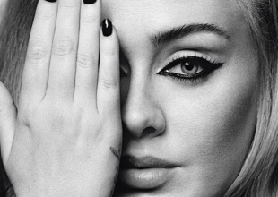 Adele atacada por un murciélago y otros 12 momentos random en un concierto