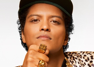 Bruno Mars, Taylor Swift y más artistas que grabaron vídeos en una sola toma