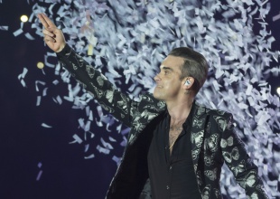 Robbie Williams: “Tienes 50 años, pero te seguiría foll*ndo”