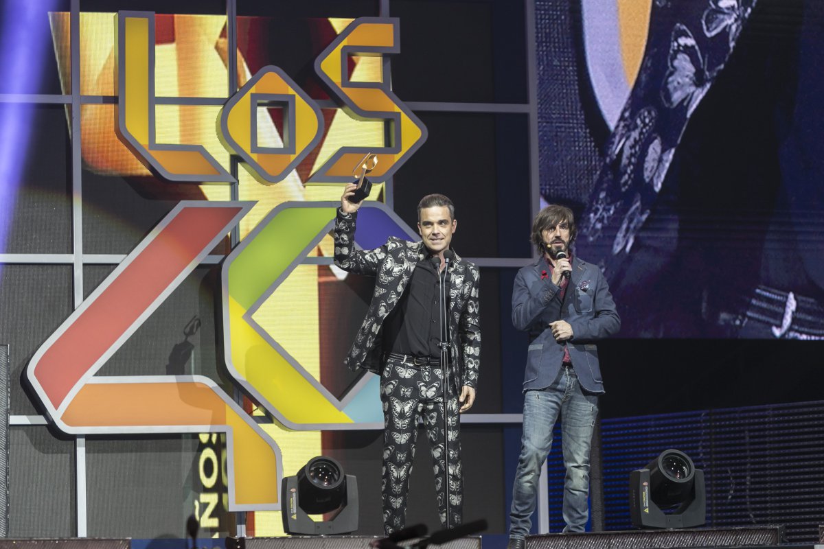 Robbie Williams, rebeldía y espectáculo en LOS40 Music Awards