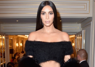 Kim Kardashian vuelve a las redes sociales con un estilo sencillo