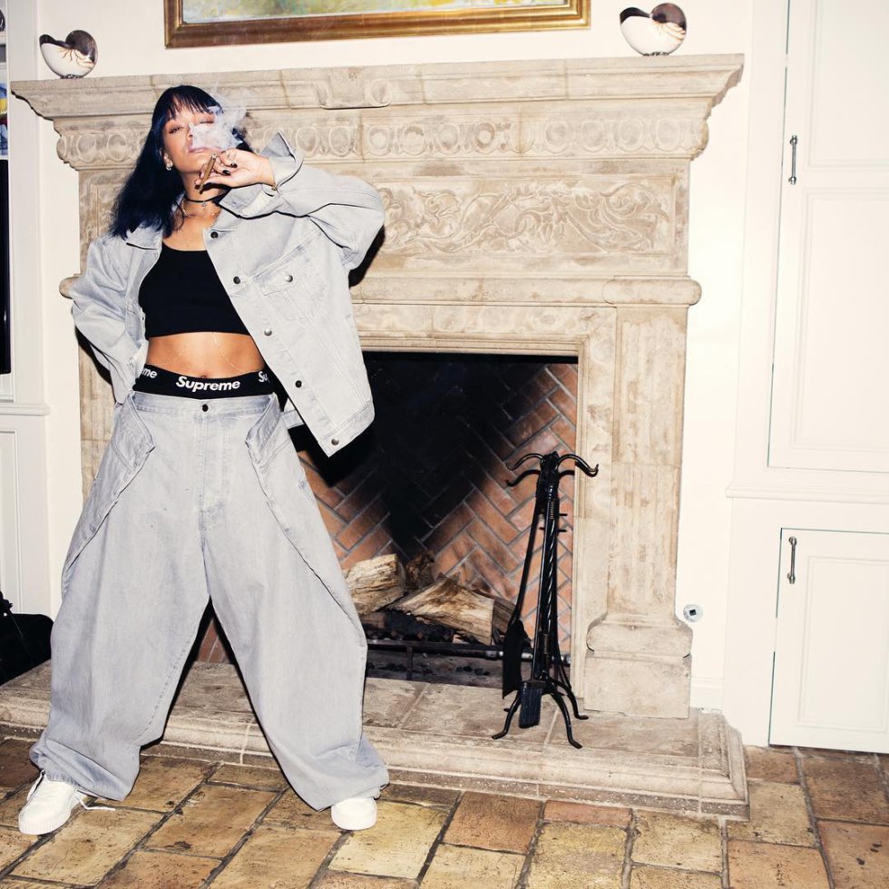 Rihanna celebra un año de ‘Anti’ con este álbum de fotos