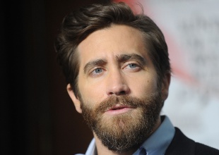 Jake Gyllenhaal puede cantarnos al oído si quiere