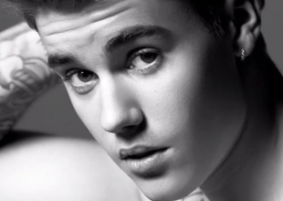 De Justin Bieber a Katy Perry: cantantes que muestran su lado más íntimo (literalmente)